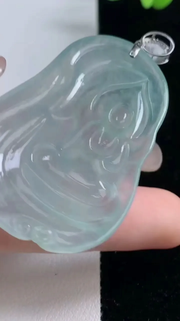 天然A货翡翠大势至观音菩萨吊坠，尺寸51.8-31.4-5.4，重量:20.28g
9月13日
