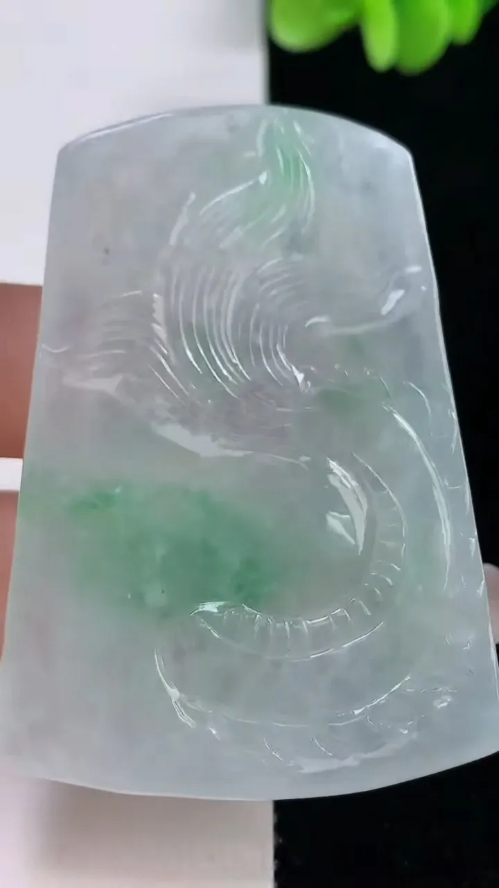 天然A货翡翠山水牌吊坠，尺寸60.2-42-5.5，重量:33.42g
9月13日