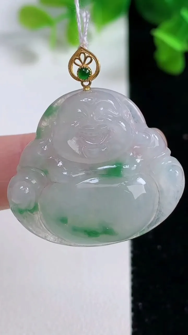 天然A货翡翠种飘花佛公吊坠，尺寸28.5-32-5.4，重量:8.33g
9月14日