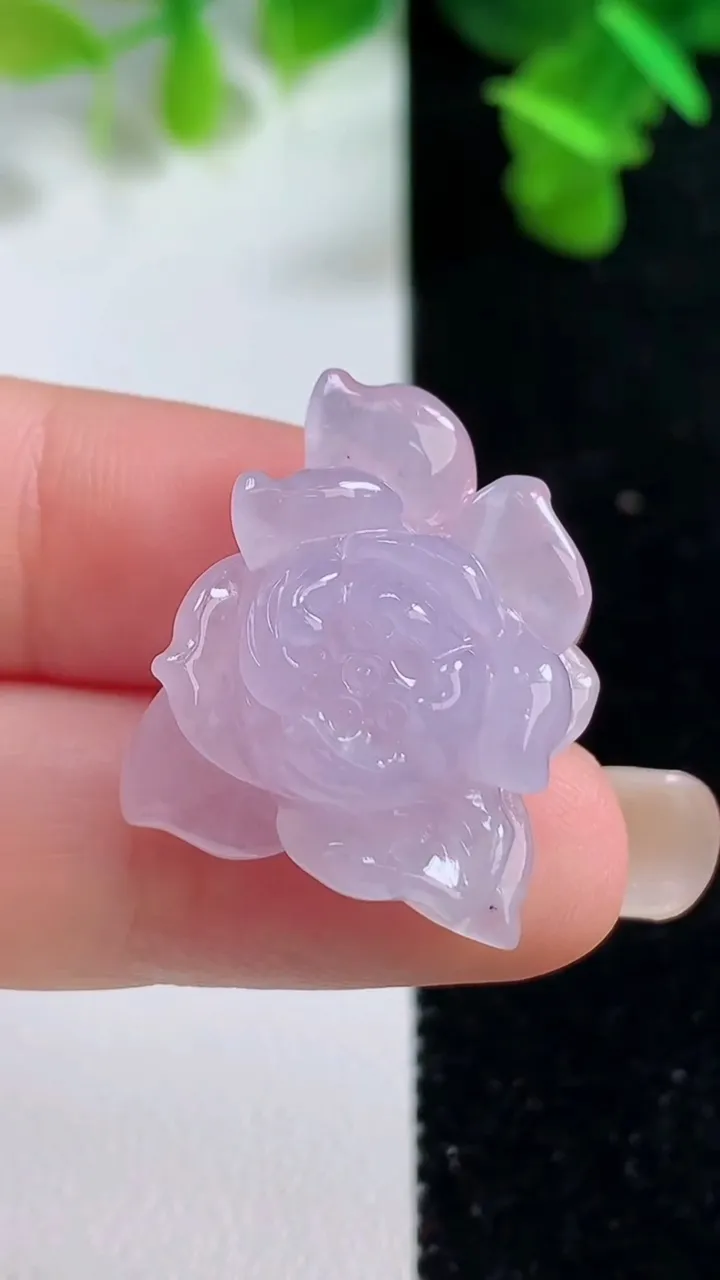 天然A货翡翠冰种紫罗兰和和美美 荷花吊坠，尺寸19-24-9.6，重量:6.40g
9月14日
