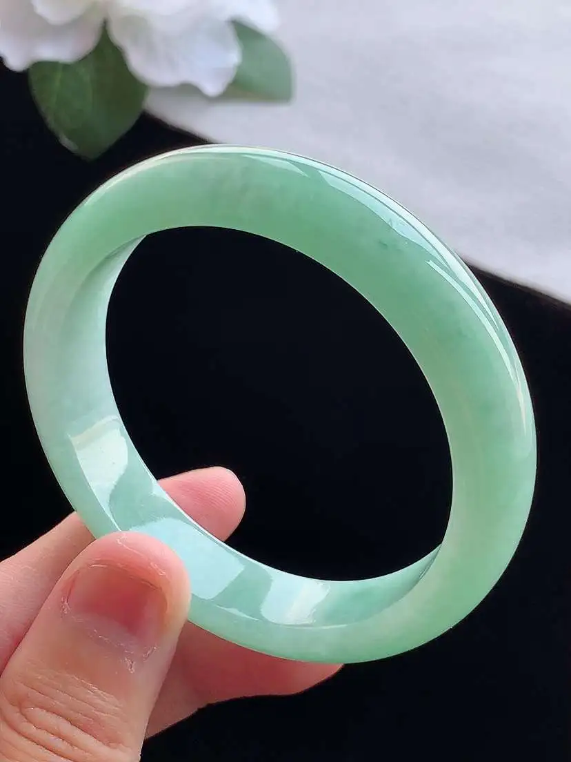 a货翡翠老坑冰种满绿甜绿正装正圈手镯51-52小圈口  尺寸51.8×12×6.8mm 重量44.05g 0913
