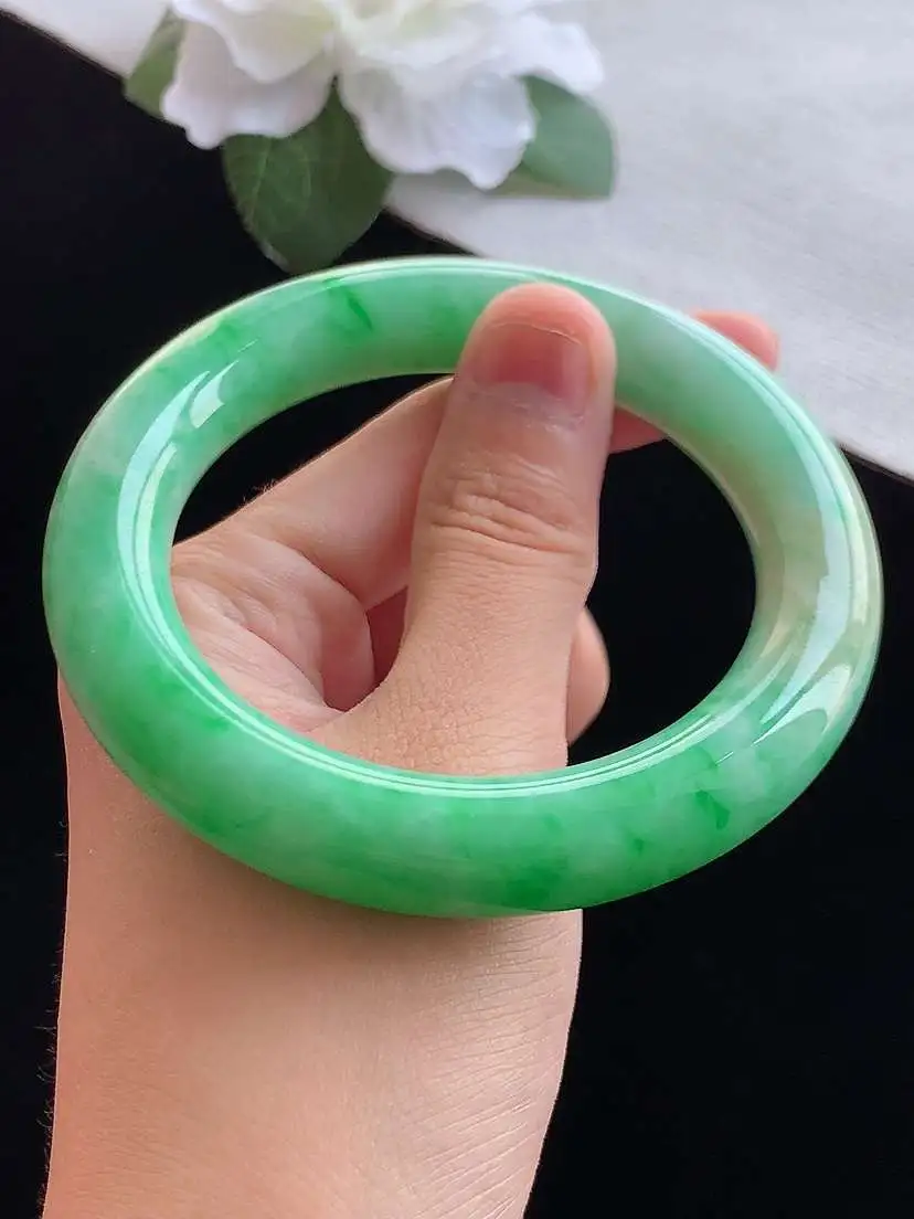 a货翡翠老坑冰润黄加绿双彩胖圆条手镯57-58圈口  尺寸57×11.6mm 重量81.00g 0913