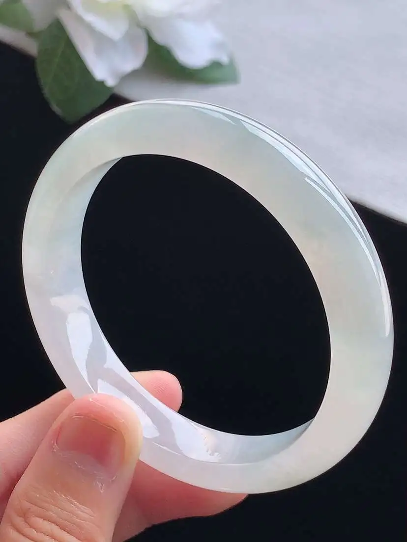 a货翡翠老坑冰种白月光正装正圈手镯55-56圈口  尺寸55.2×12×7.2mm 重量49.44g