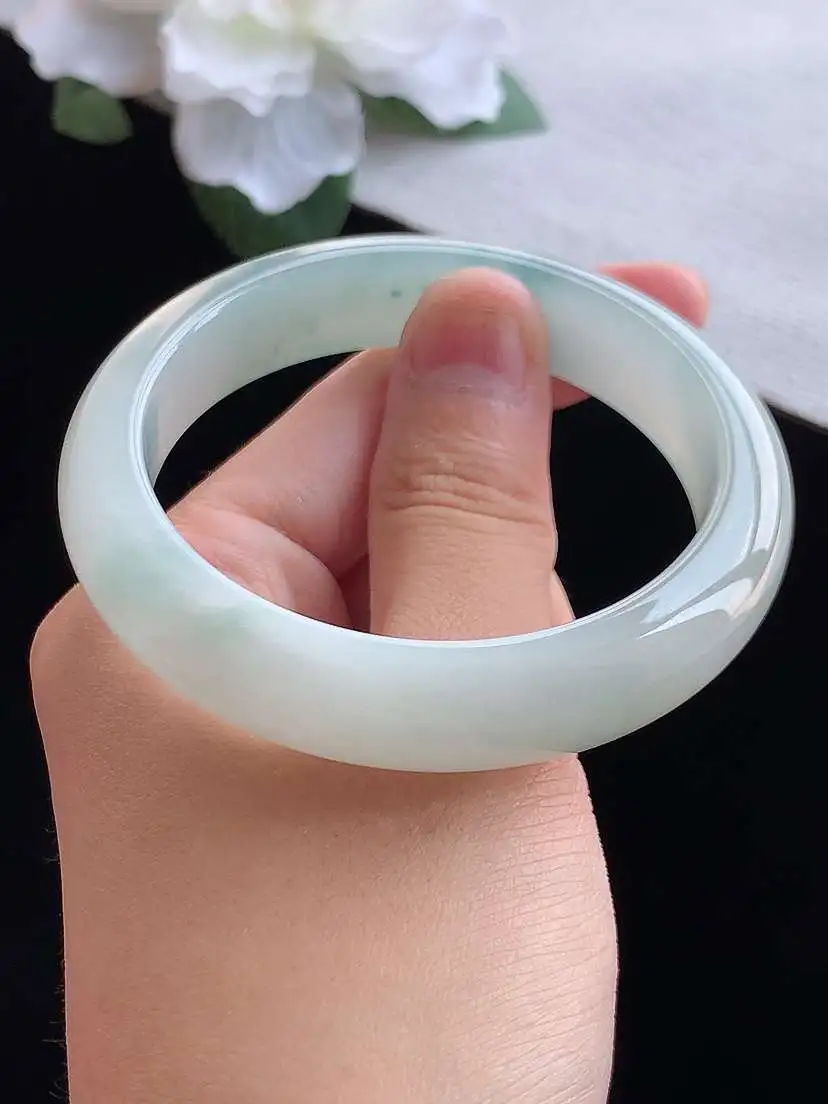 a货翡翠老坑冰种飘花正装正圈手镯53-54圈口  尺寸53×12.3×8mm 重量52.42g 0913