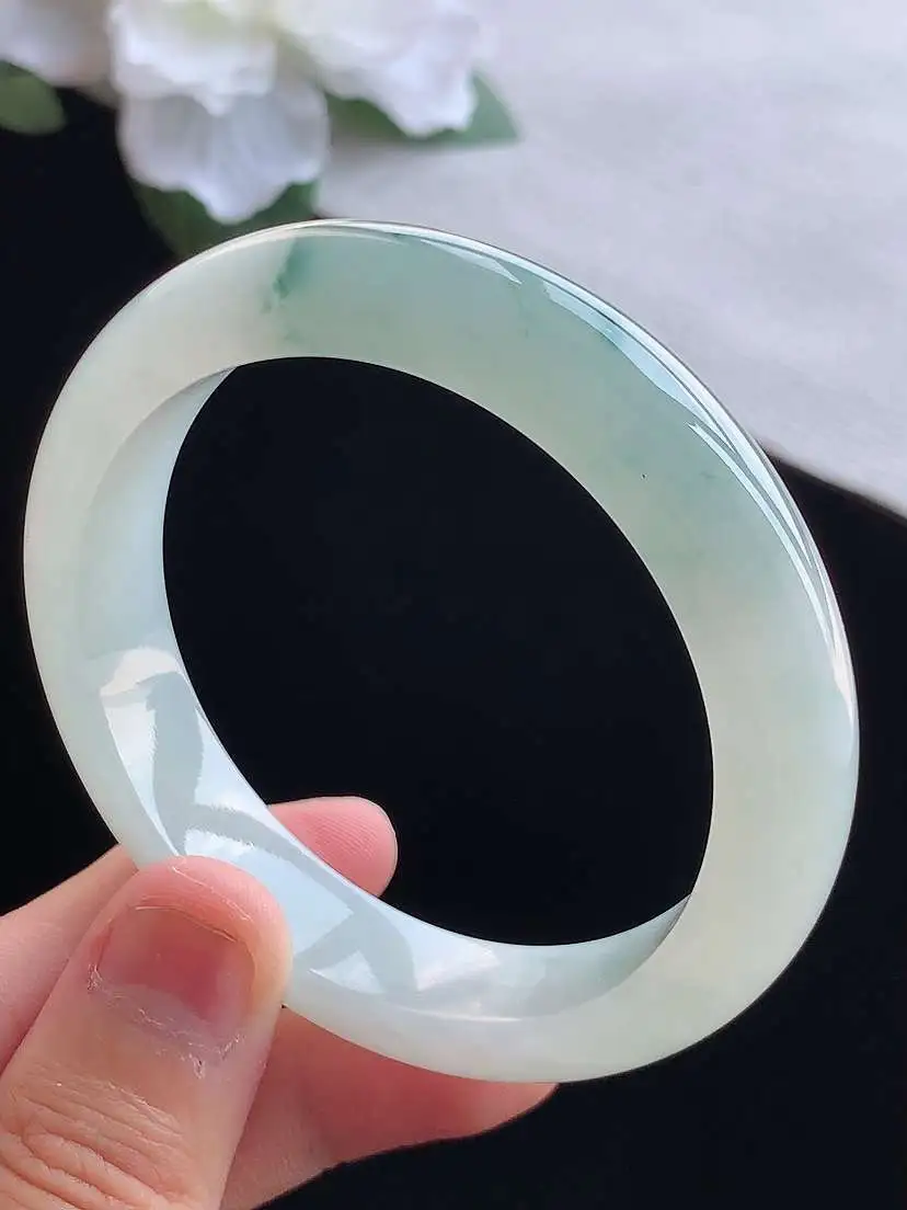 a货翡翠老坑冰种飘花正装正圈手镯53-54圈口  尺寸53×12.3×8mm 重量52.42g 09