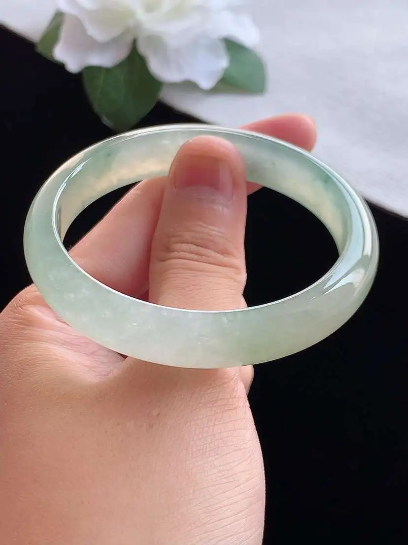 a货翡翠老坑冰种晴水贵妃手镯52-53小圈口  尺寸52.8×47×11×6.5mm 重量35.46g 0913