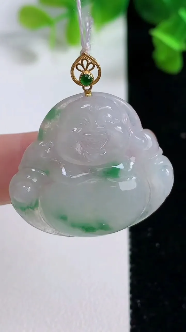 天然A货翡翠种飘花佛公吊坠，尺寸28.5-32-5.4，重量:8.33g
9月14日