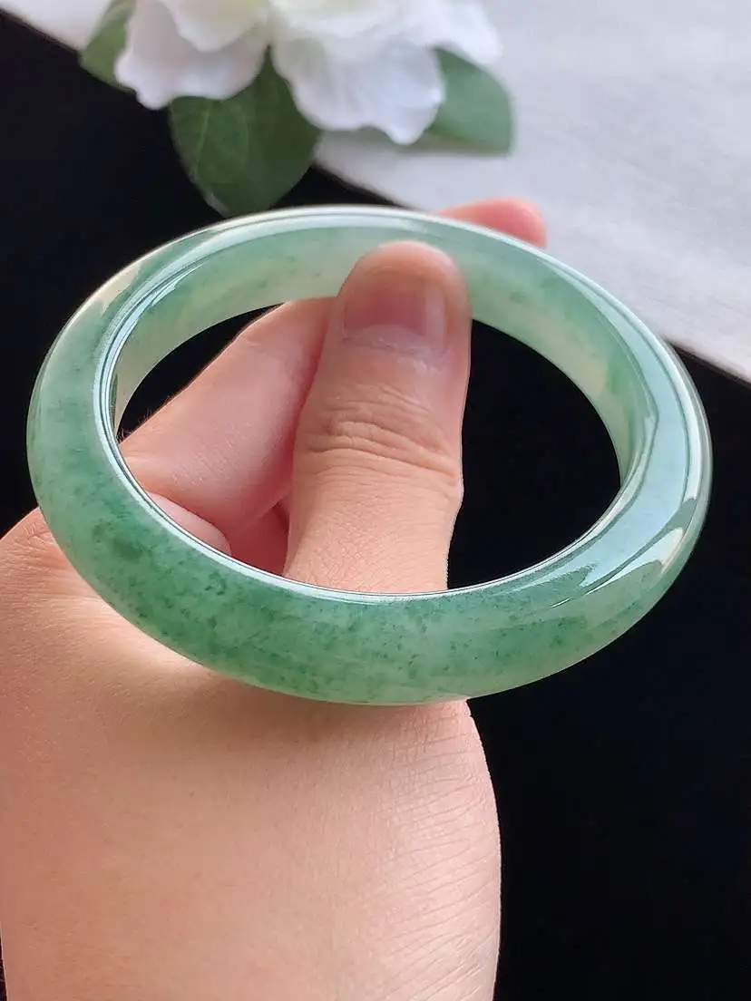 a货翡翠老坑冰种飘花正装正圈手镯53-54圈口  尺寸53.8×9.7×8.2mm 重量46.55g
