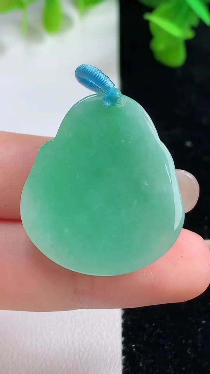 天然A货翡翠佛公吊坠，尺寸30-27.3-5.8，重量:8.74g
9月14日