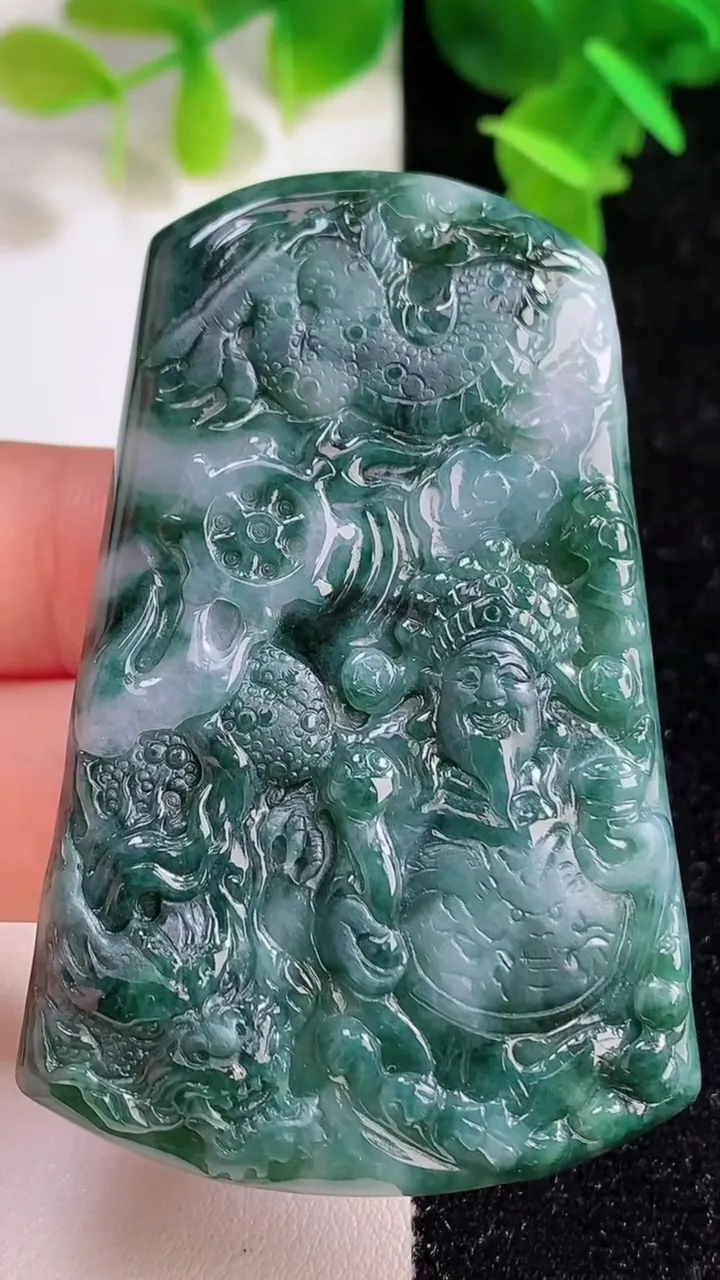天然A货翡翠飘花祥龙财神爷吊坠，尺寸62.7-38.7-4.7，重量:26.74g
9月14日