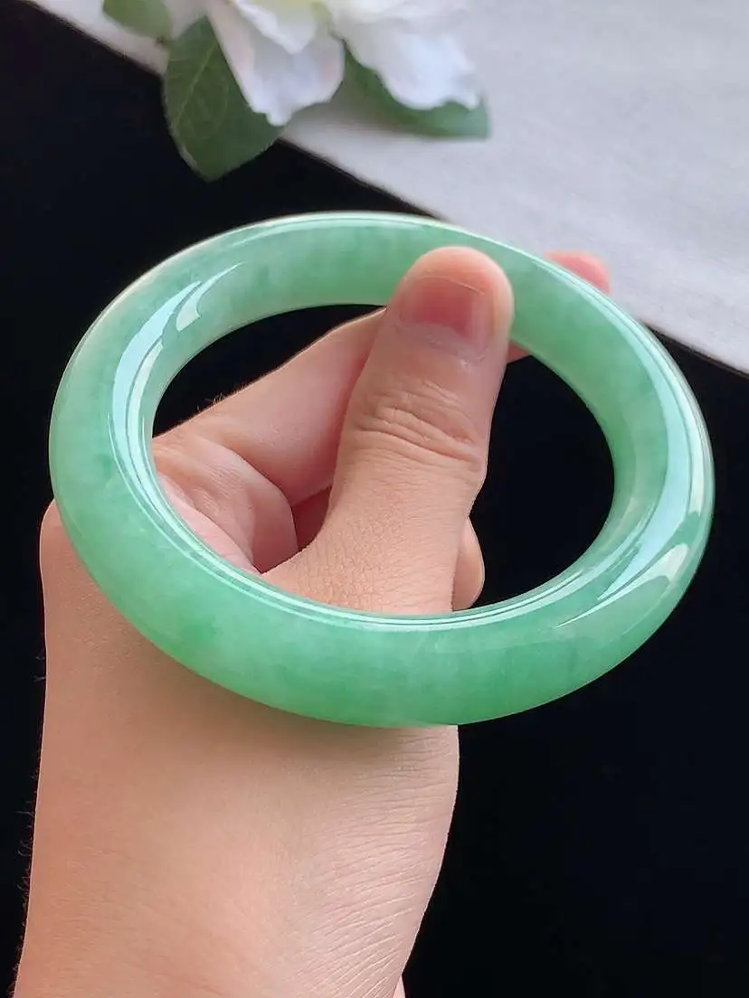 a货翡翠老坑冰种满绿胖圆条手镯57-58圈口 尺寸57×11.8mm 重量81.30g 0913