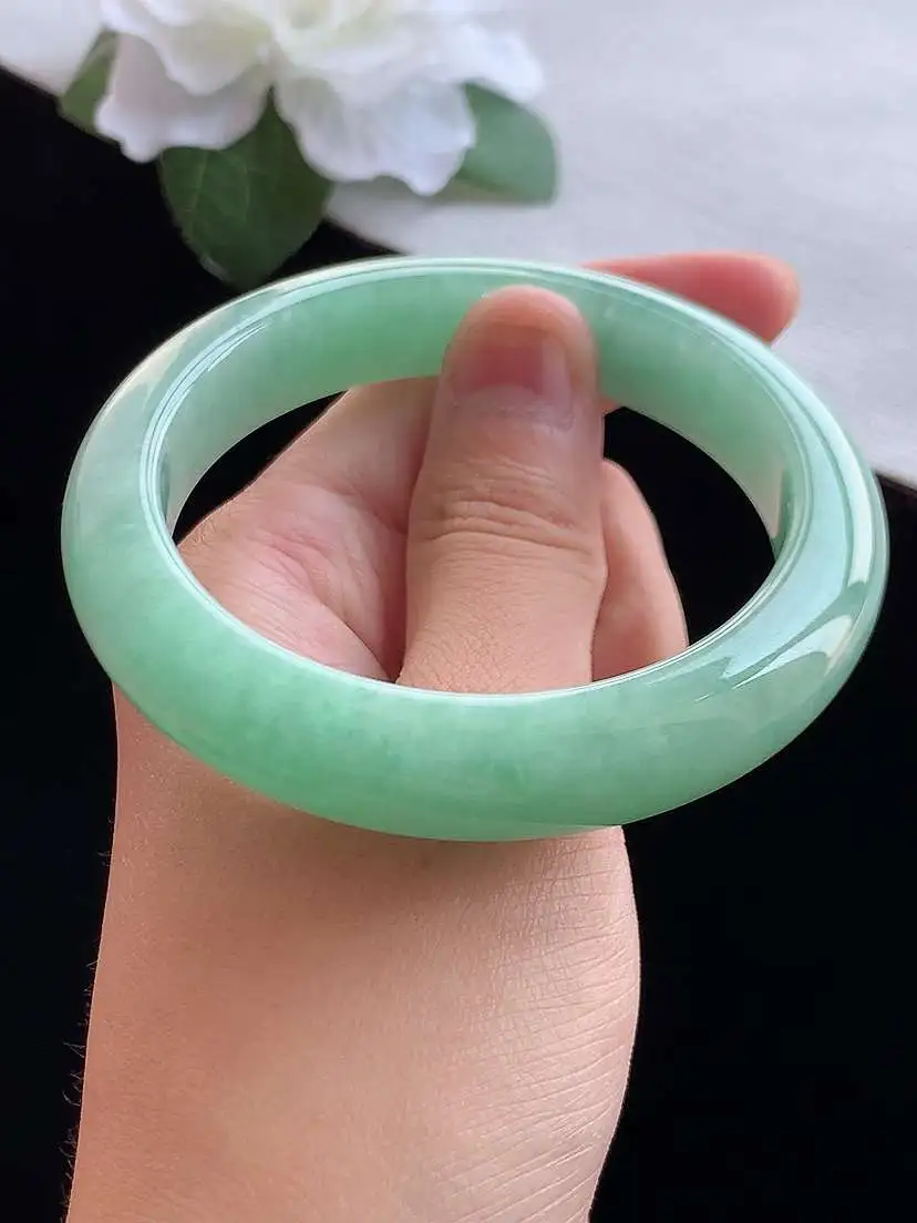 a货翡翠老坑冰润满绿正装正圈手镯55-56圈口  尺寸55.6×11.7×8.8mm 重量60.63g 0913
