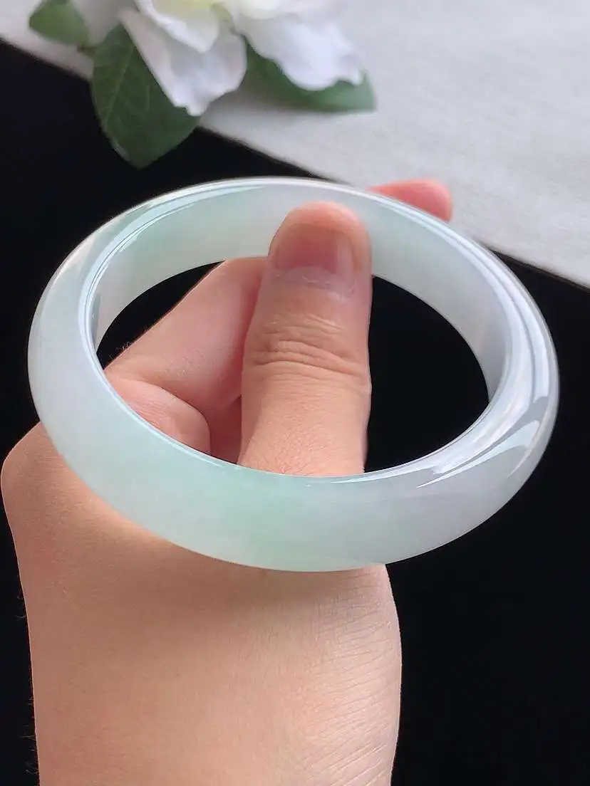 a货翡翠老坑冰种白月光正装正圈手镯56-57圈口  尺寸56.5×12.4×8.5mm 重量60.35g 0913