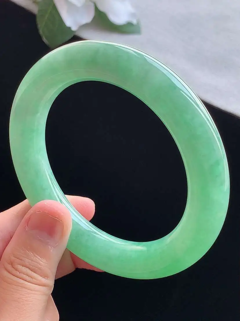 a货翡翠老坑冰种满绿胖圆条手镯57-58圈口 尺寸57×11.8mm 重量81.30g 0913