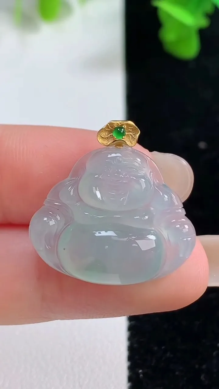 天然A货翡翠佛公吊坠，尺寸20.2-23.6-5.5，重量:4.04g
9月14日
