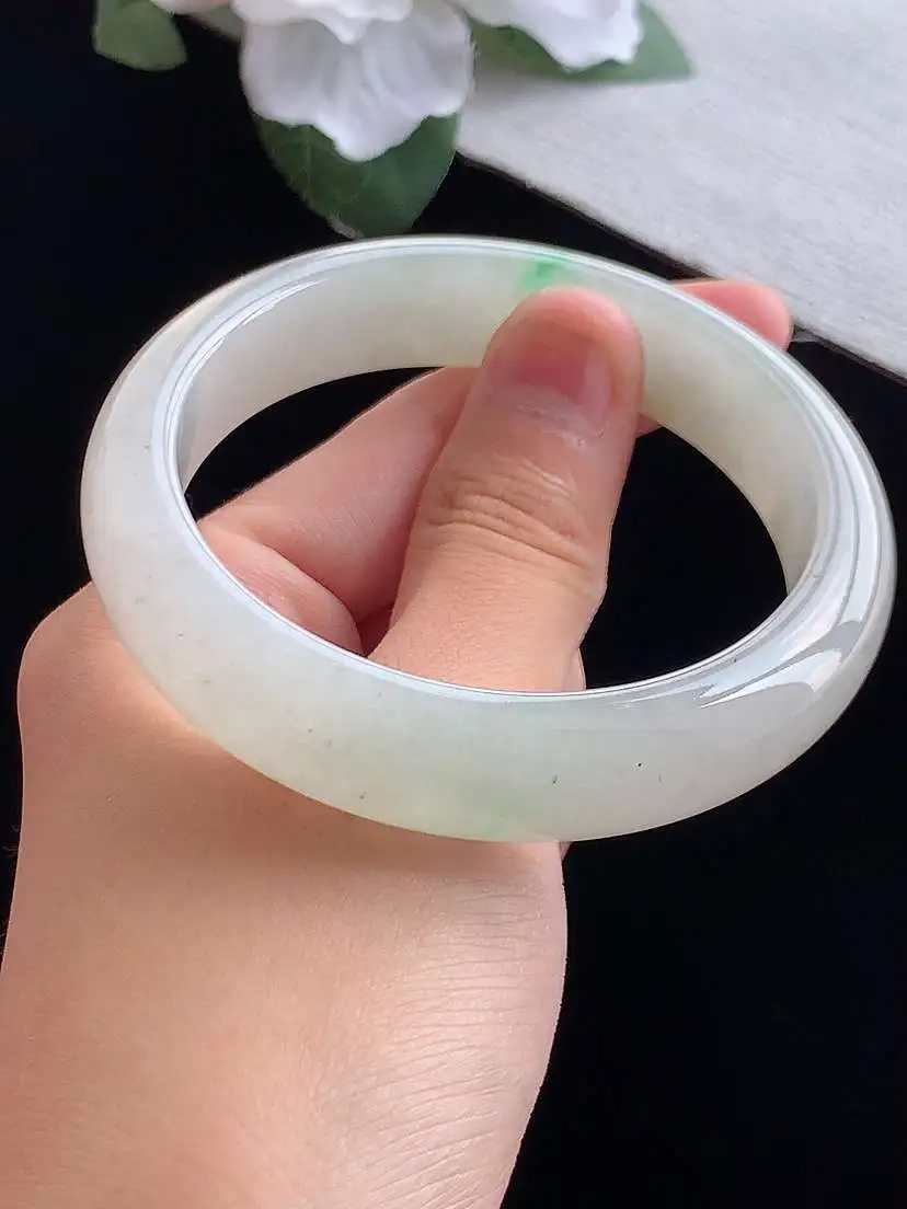 a货翡翠老坑冰种飘绿正装正圈手镯56-57圈口  尺寸56.5×13.3×8mm 重量61.73g 0913