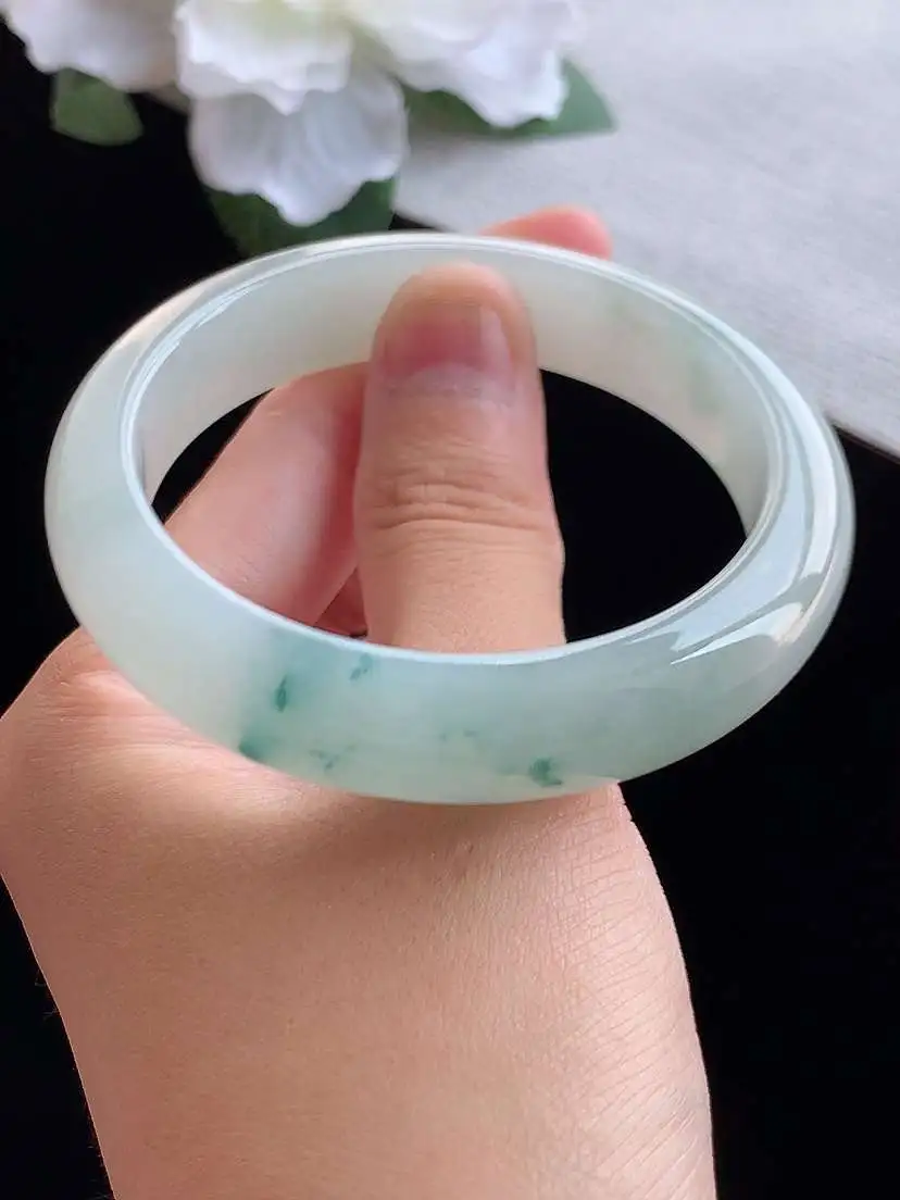 a货翡翠老坑冰种飘花正装正圈手镯53-54圈口  尺寸53×12.3×8mm 重量52.42g 0913