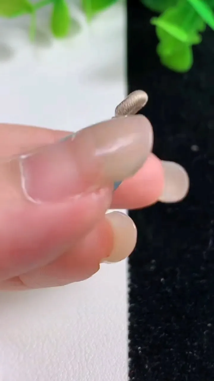 天然A货翡翠冰种飘花平安扣吊坠，尺寸32.5-5.3，重量:13.17g
9月14日