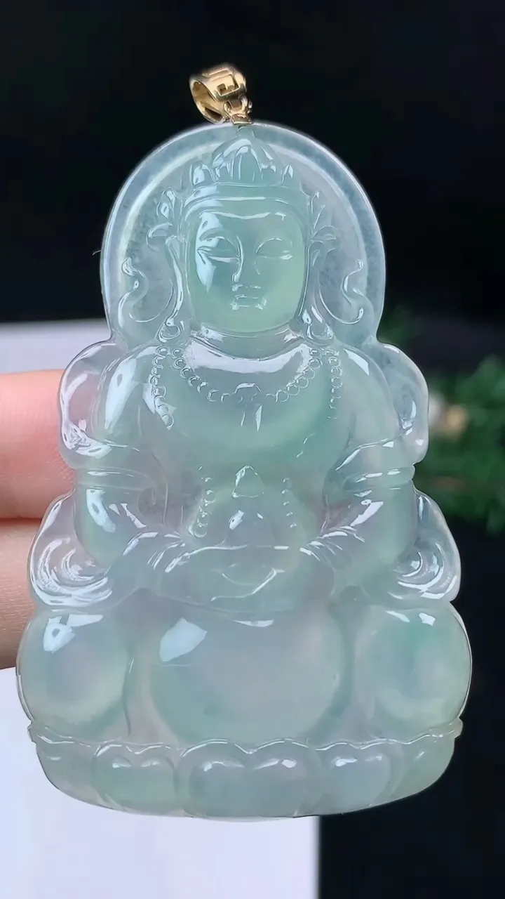 天然A货翡翠度母吊坠，尺寸62.7-39.6-5.8，重量:25.69g
9月14日