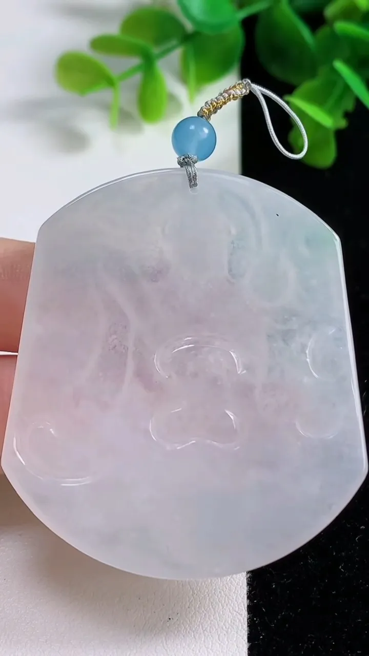天然A货翡翠虚空藏观音菩萨吊坠，尺寸54.5-47.4-5.3，重量:32.18g
9月14日
