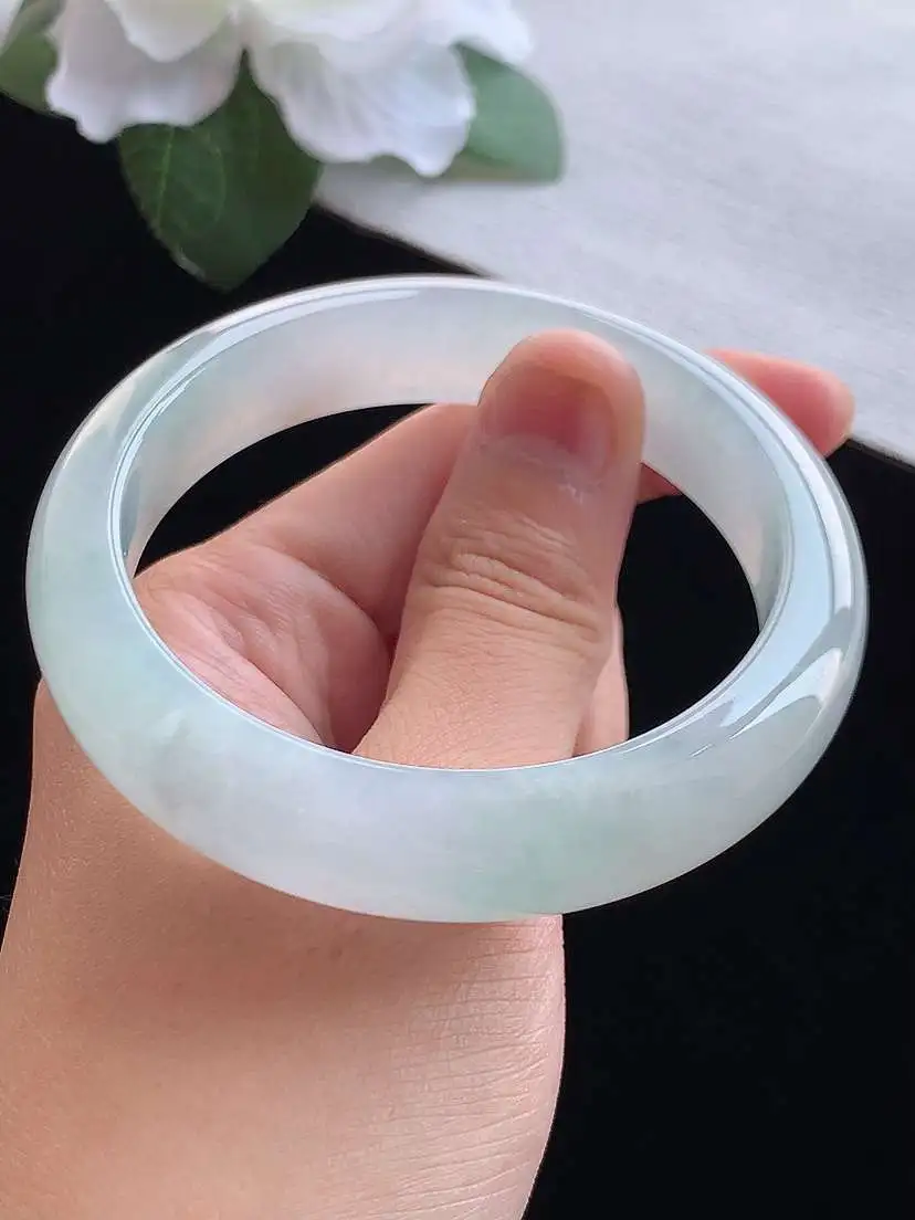 a货翡翠老坑冰种白月光正装正圈手镯54-55圈口  尺寸54.8×12.5×8mm 重量55.96g 0913