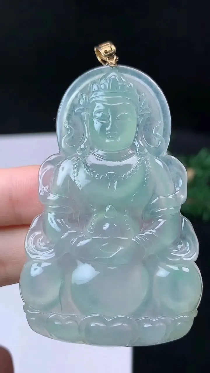 天然A货翡翠度母吊坠，尺寸62.7-39.6-5.8，重量:25.69g
9月14日