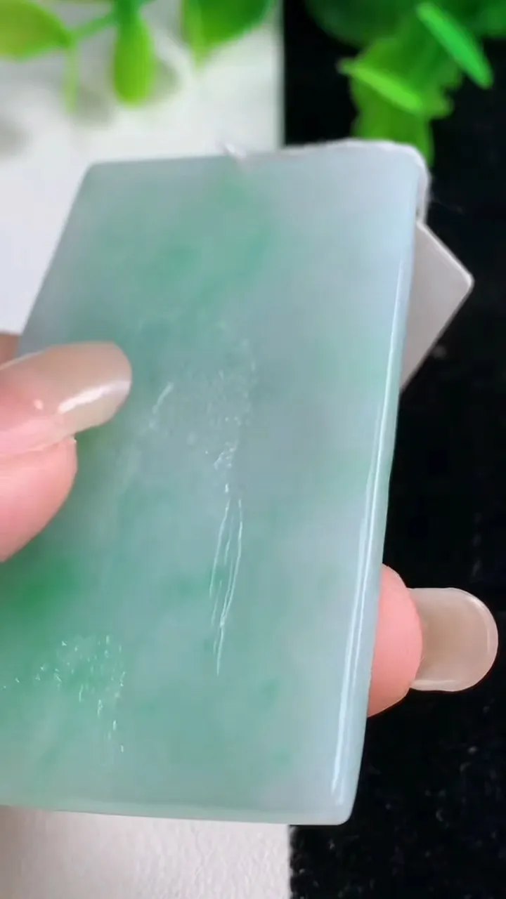 天然A货翡翠山水牌吊坠，尺寸60.5-36.4-5.3，重量:33.47g
9月14日