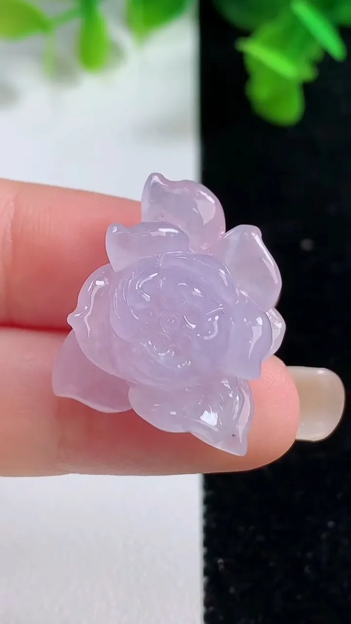 天然A货翡翠冰种紫罗兰和和美美 荷花吊坠，尺寸19-24-9.6，重量:6.40g
9月14日
