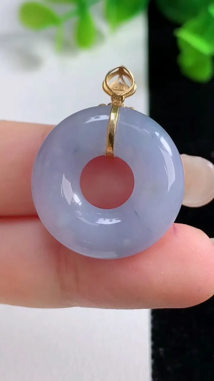 天然A货翡翠18k金紫罗兰飘花平安环吊坠，尺寸23.3-5.4，重量:6.10g
9月14日