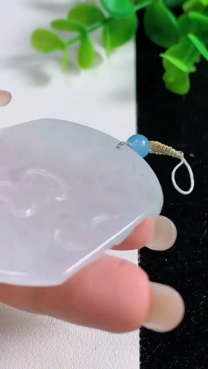 天然A货翡翠虚空藏观音菩萨吊坠，尺寸54.5-47.4-5.3，重量:32.18g
9月14日