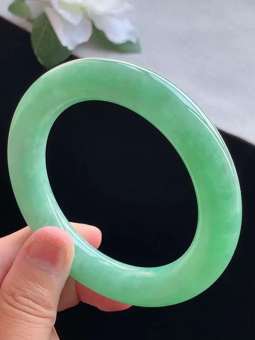a货翡翠老坑冰种满绿胖圆条手镯57-58圈口 尺寸57×11.8mm 重量81.30g 0913