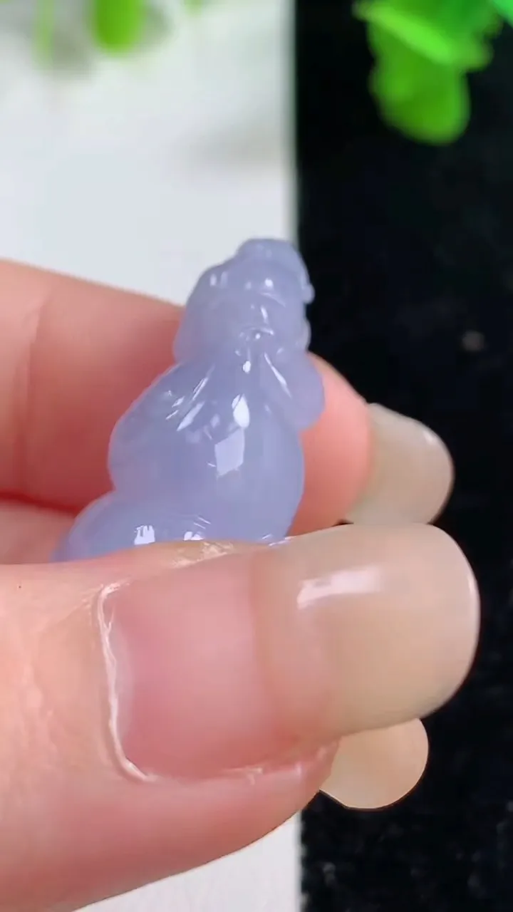 天然A货翡翠紫罗兰葫芦吊坠，尺寸32.5-14.6-9.2，重量:7.04g
9月14日