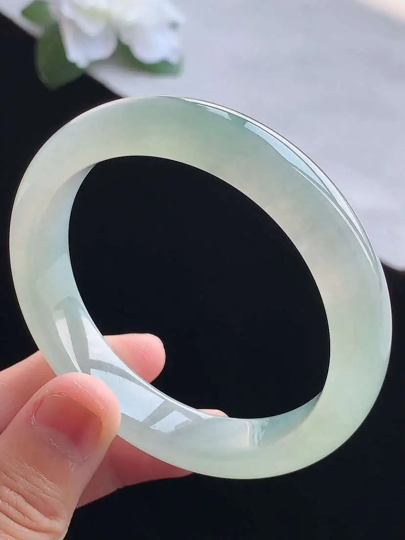 a货翡翠老坑冰种飘花正装正圈手镯54-55圈口  尺寸54.8×12.6×7.7mm 重量52.78