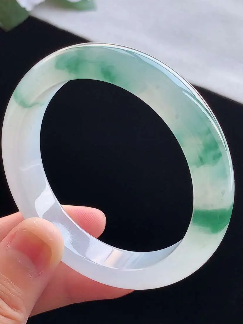 a货翡翠老坑冰种飘花正装正圈手镯53-54圈口  尺寸53.6×12.3×8mm 重量51.83g 