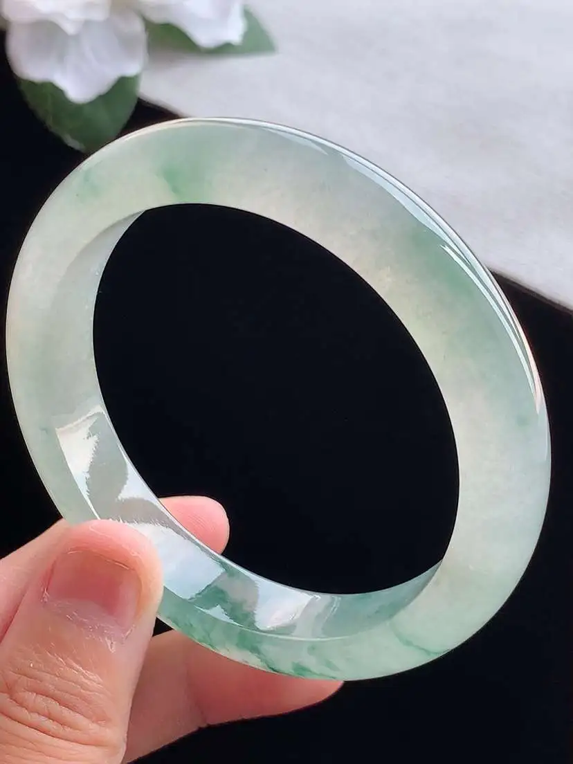 a货翡翠老坑冰种飘花正装正圈手镯58-59圈口  尺寸58×12.8×8.3mm 重量60.10g 0913