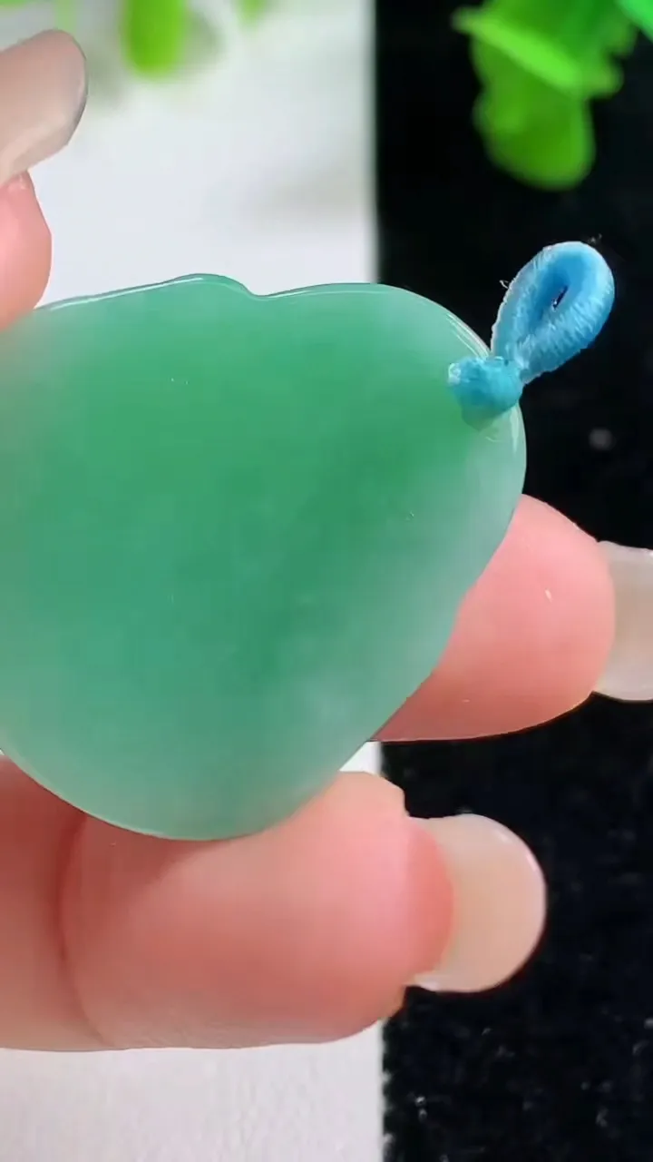 天然A货翡翠佛公吊坠，尺寸32.7-30-5.8，重量:10.24g
9月14日