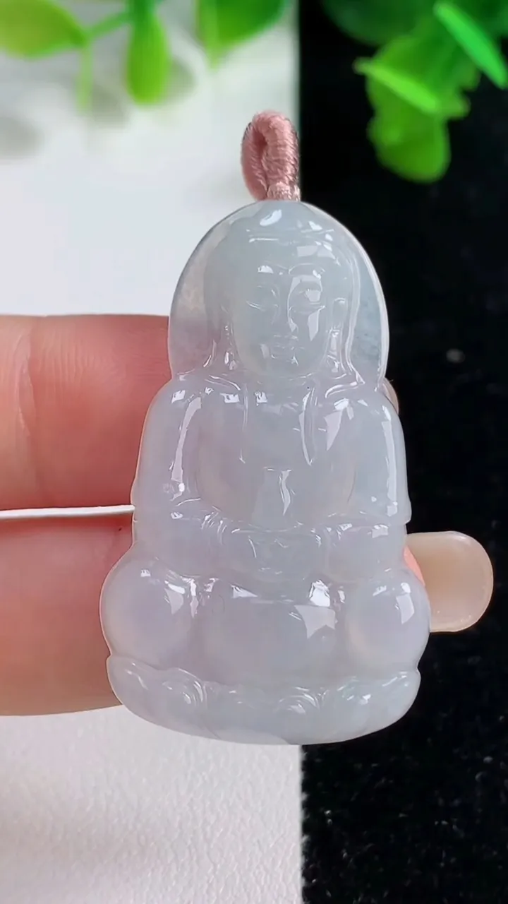 天然A货翡翠观音菩萨吊坠，尺寸41-23.8-3.8，重量:7.18g
9月14日
