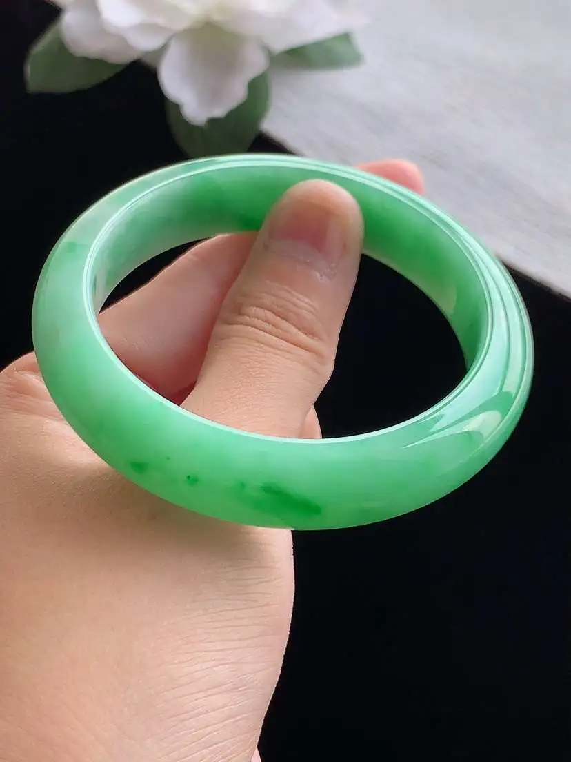 a货翡翠老坑冰种飘绿正装正圈手镯54-55圈口  尺寸54.8×12.7×8.3mm 重量58.58g 0914