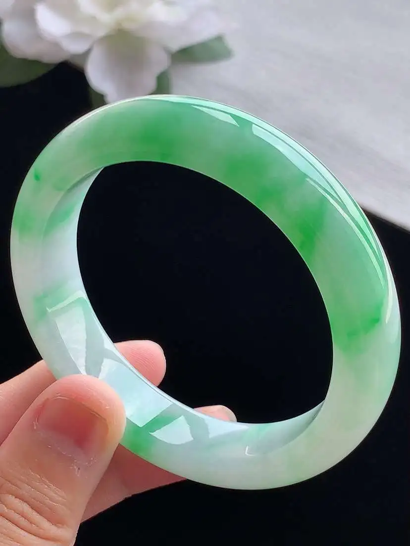 a货翡翠老坑冰种飘阳绿正装正圈手镯53-54圈口  尺寸53.8×12.6×8mm 重量58.03g