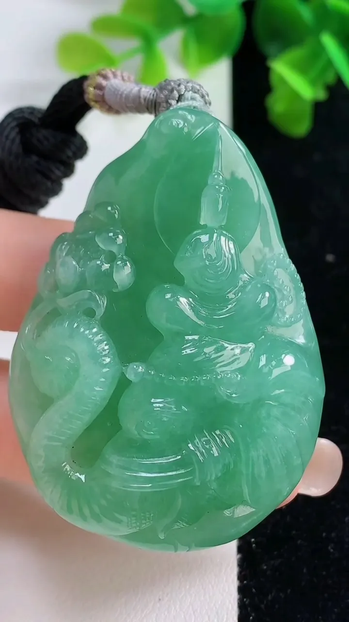 天然A货翡翠普贤菩萨吊坠，尺寸54.4-39.6-16，重量:56.28g
9月15日