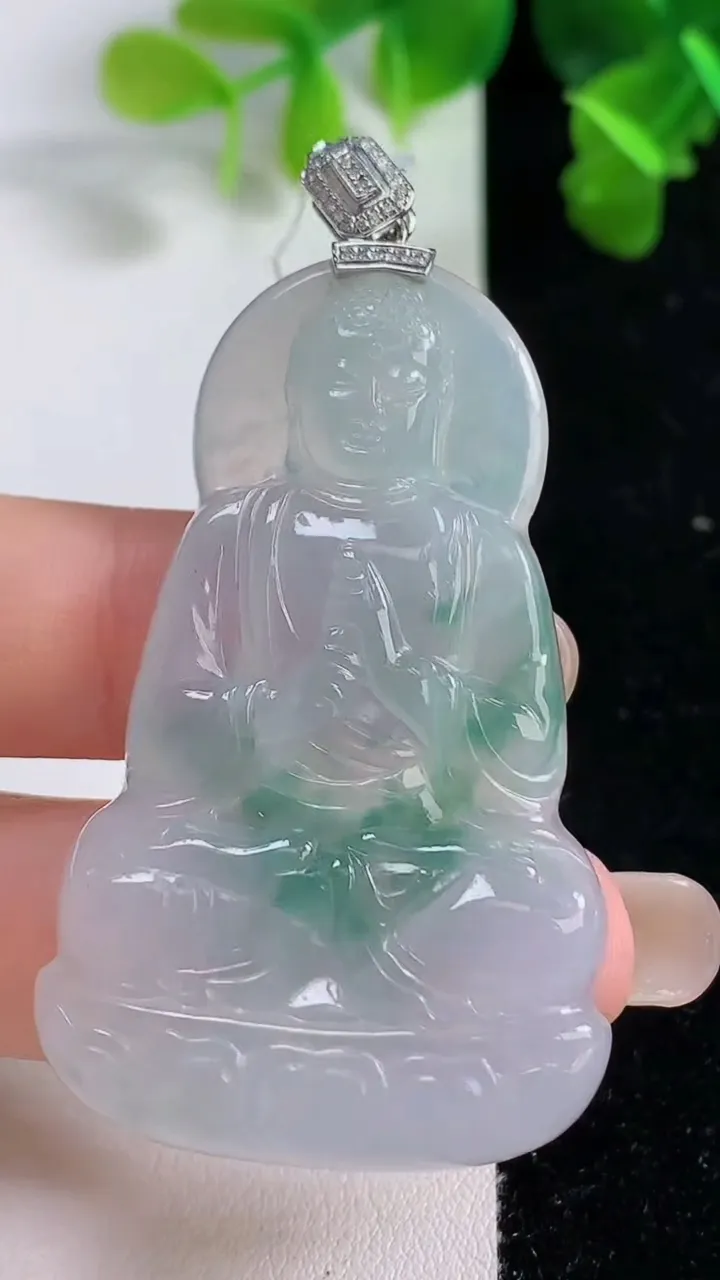 天然A货翡翠种飘花阿尼陀佛吊坠，尺寸53.8-31.4-5.3，重量:16.83g
9月15日