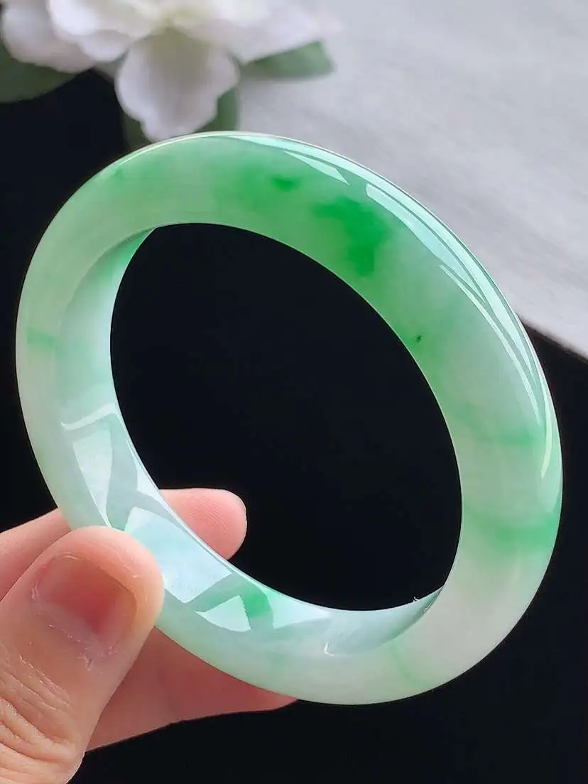 a货翡翠老坑冰种飘阳绿正装正圈手镯53-54圈口  尺寸53.8×12.6×8mm 重量58.03g