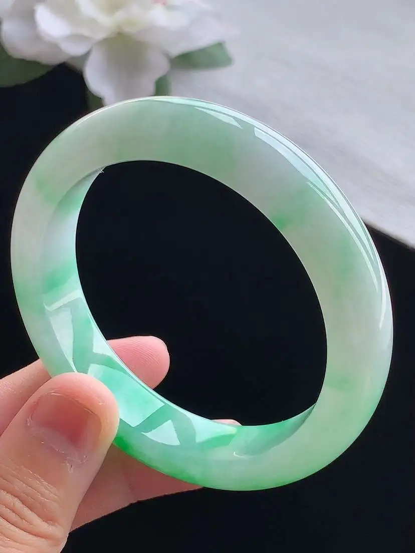 a货翡翠老坑冰种飘阳绿正装正圈手镯53-54圈口  尺寸53.8×12.6×8mm 重量58.03g 0914 A99