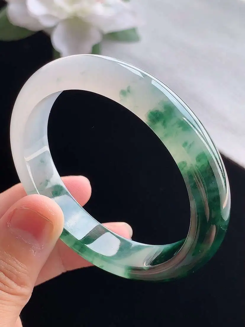 a货翡翠老坑冰种飘花贵妃手镯53-54圈口  尺寸53.5×47×12.3×7.3mm 重量46.60g 0914