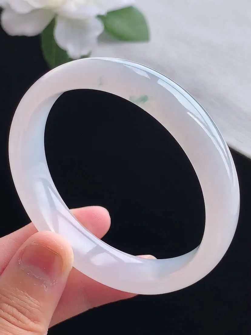 a货翡翠老坑冰种飘花正装正圈手镯56-57圈口  尺寸56.2×13.3×6.5mm 重量45.90