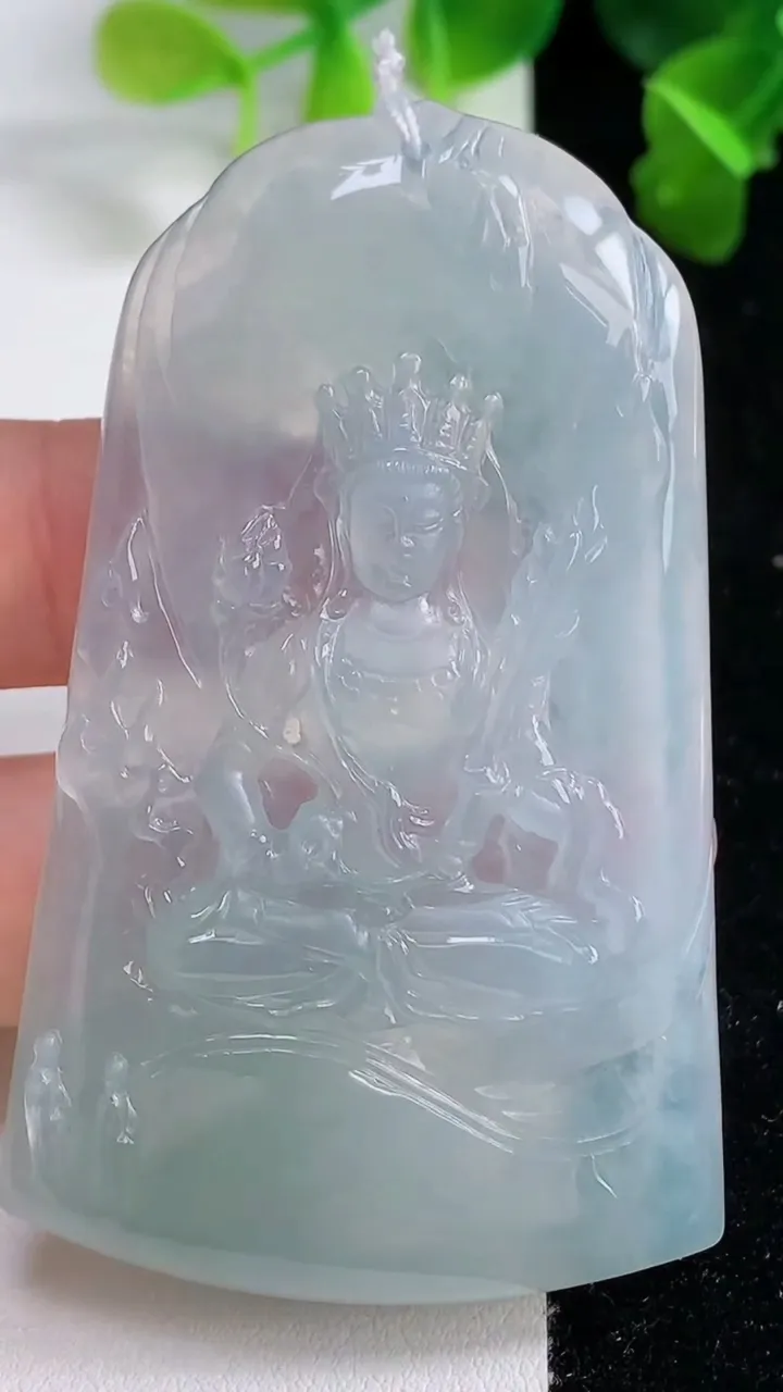 天然A货翡翠虚空藏观音菩萨吊坠，尺寸64.6-39-5.4，重量:28.75g
9月15日