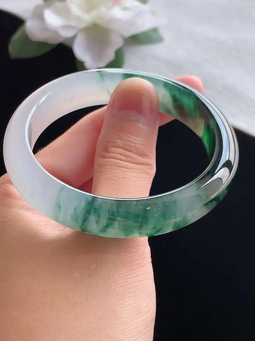 a货翡翠老坑冰种飘花贵妃手镯53-54圈口  尺寸53.5×47×12.3×7.3mm 重量46.60g 0914