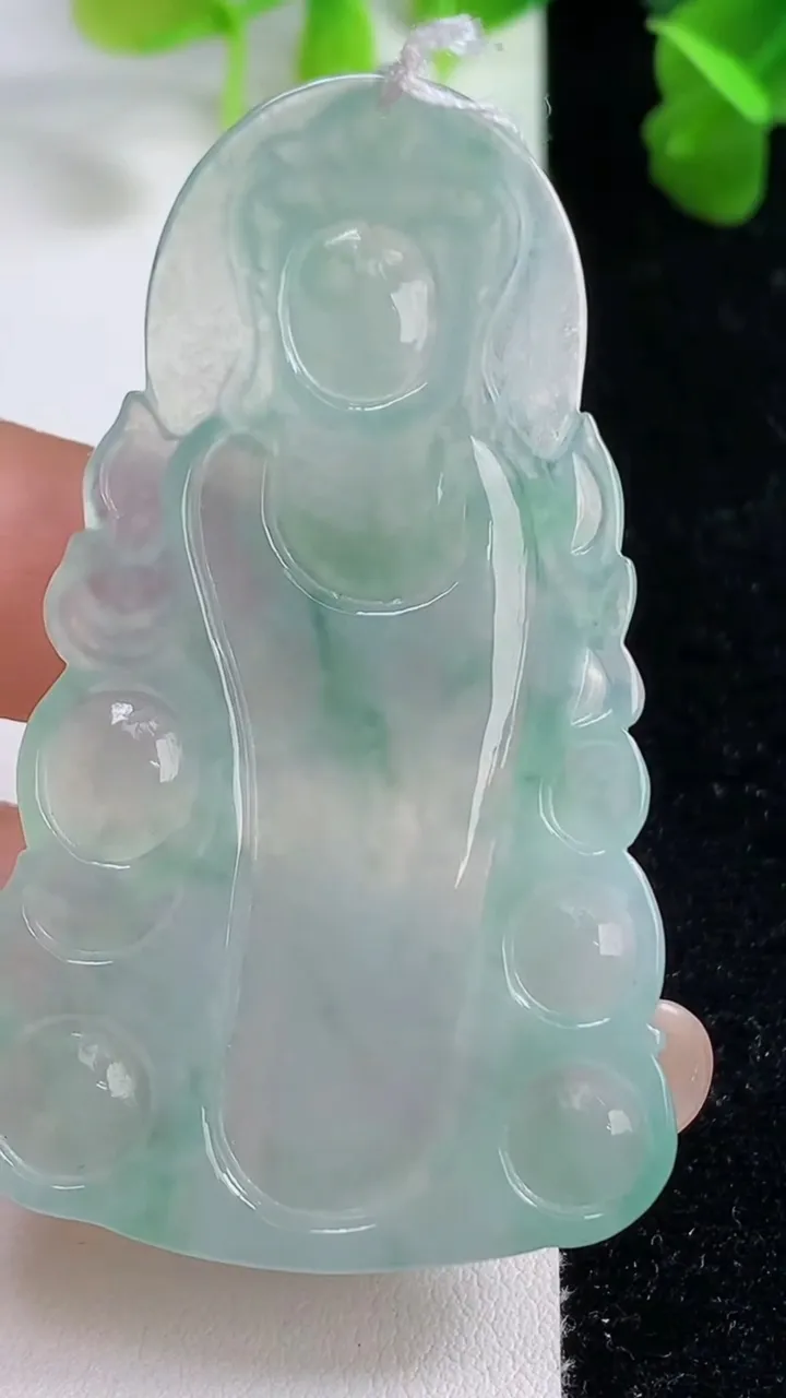天然A货翡翠观音菩萨吊坠，尺寸62-35.2-5.2，重量:19.30g
9月15日