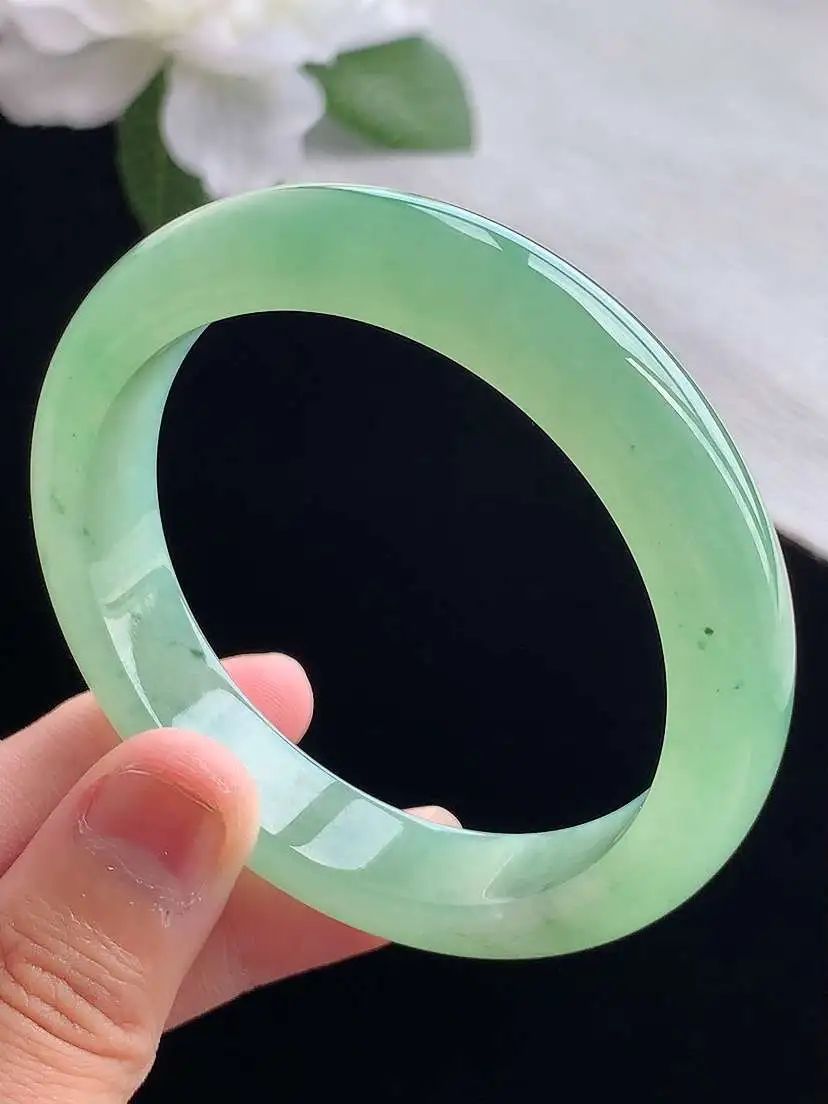 a货翡翠老坑冰种晴绿飘花正装正圈手镯54-55圈口 尺寸54.2×11.6×7.8mm 重量50.92g 0914