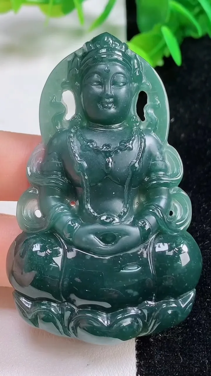 天然A货翡翠蓝水度母吊坠，尺寸68-43.2-8，重:33.31g
9月15日